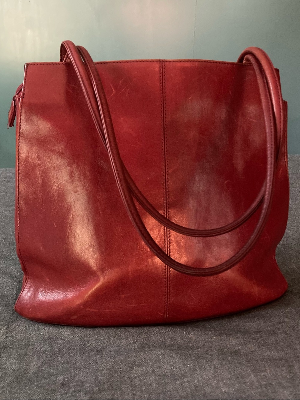 HOBO Women’s Classic Cardinal Red Leather Tote Shoulder Bag